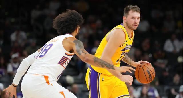 詹姆斯会缺, 里夫斯也是 詹姆斯会缺, 里夫斯也是