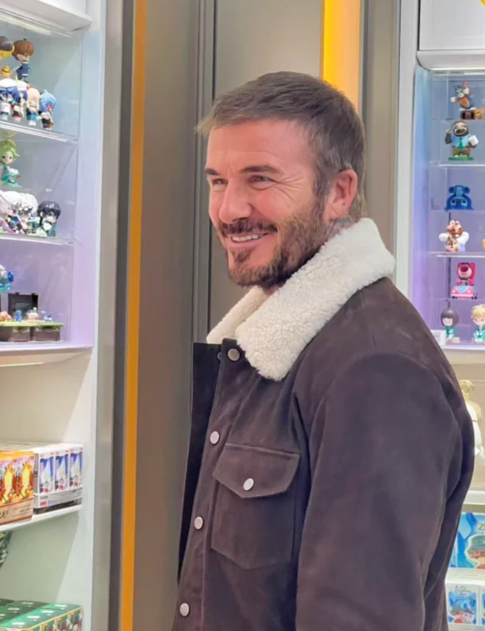 现在一个月, 全年, KHcb