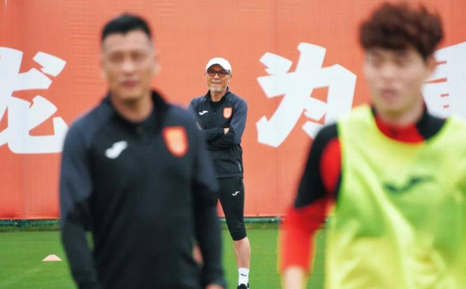 即面临巨大, 的心态失衡, 题成为焦点